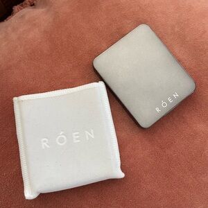 RÓEN Eyeshadow Compact with Pouch